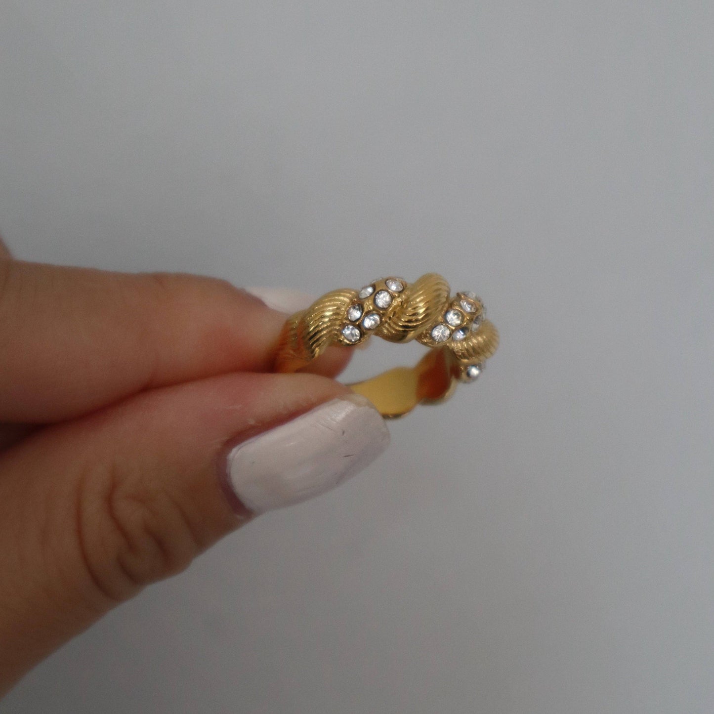 Ari Ring | Twisted Ring: 8