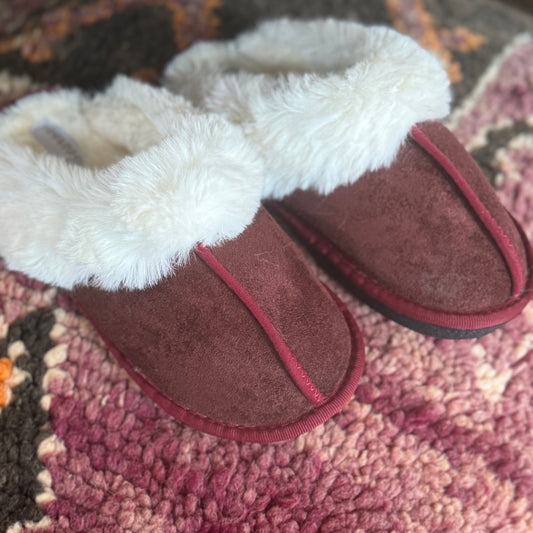 Plush Slippers Maroon