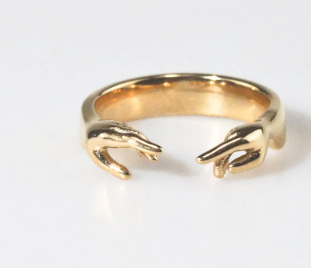 The Hug Ring- Stainless Steel Gold Ring 18K Gold- Hand: 7