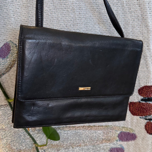 Perlina Travel Crossbody