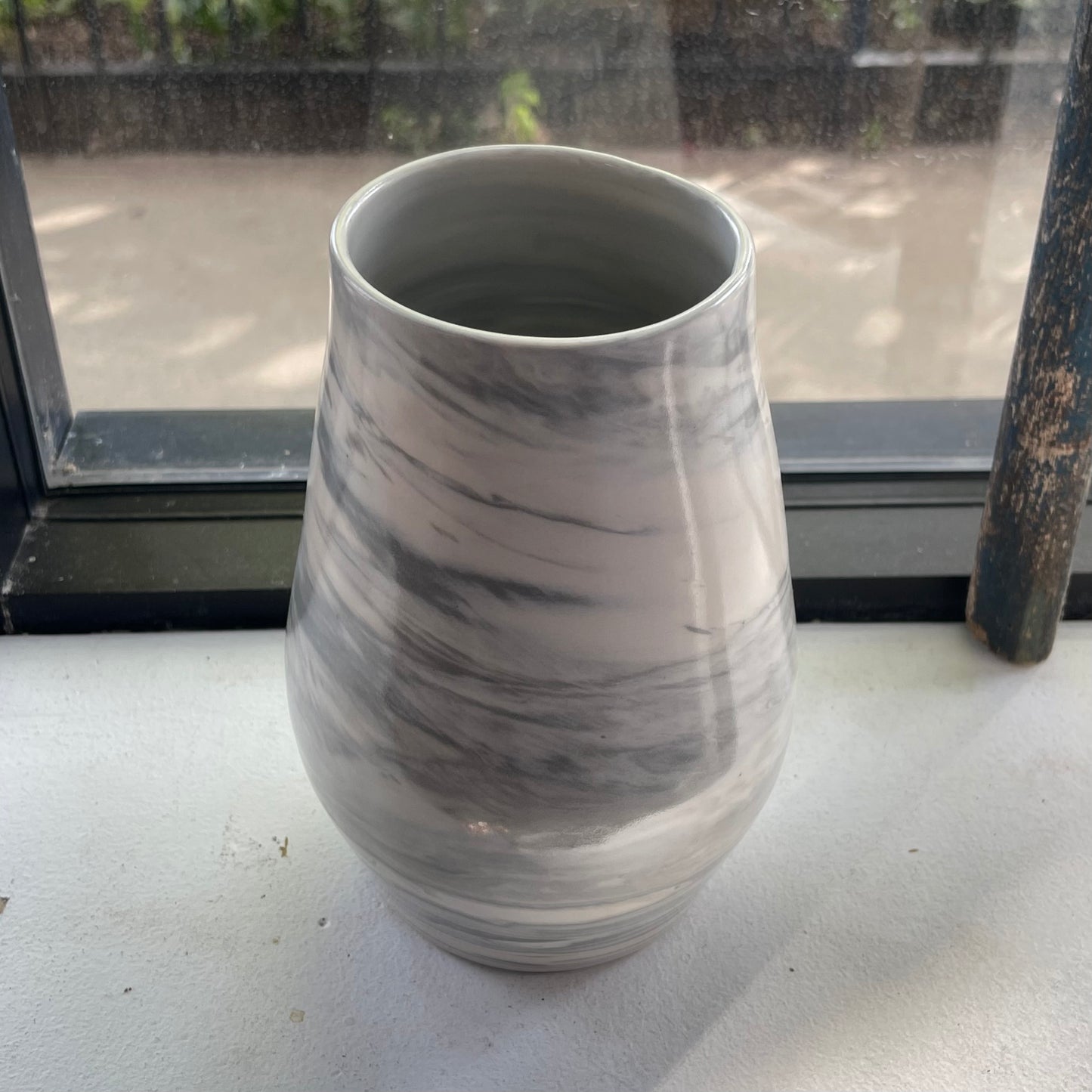 Effortly Marbled Vase