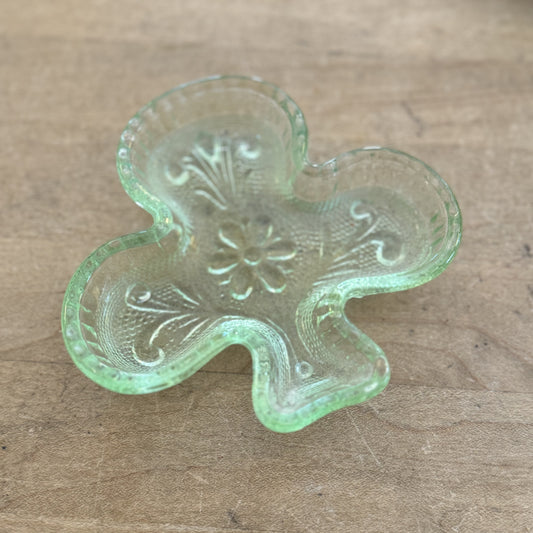 Tiara Chantilly Shamrock Ashtray