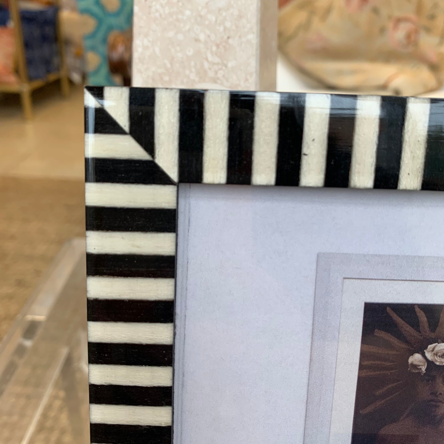 Nata Bone Frame