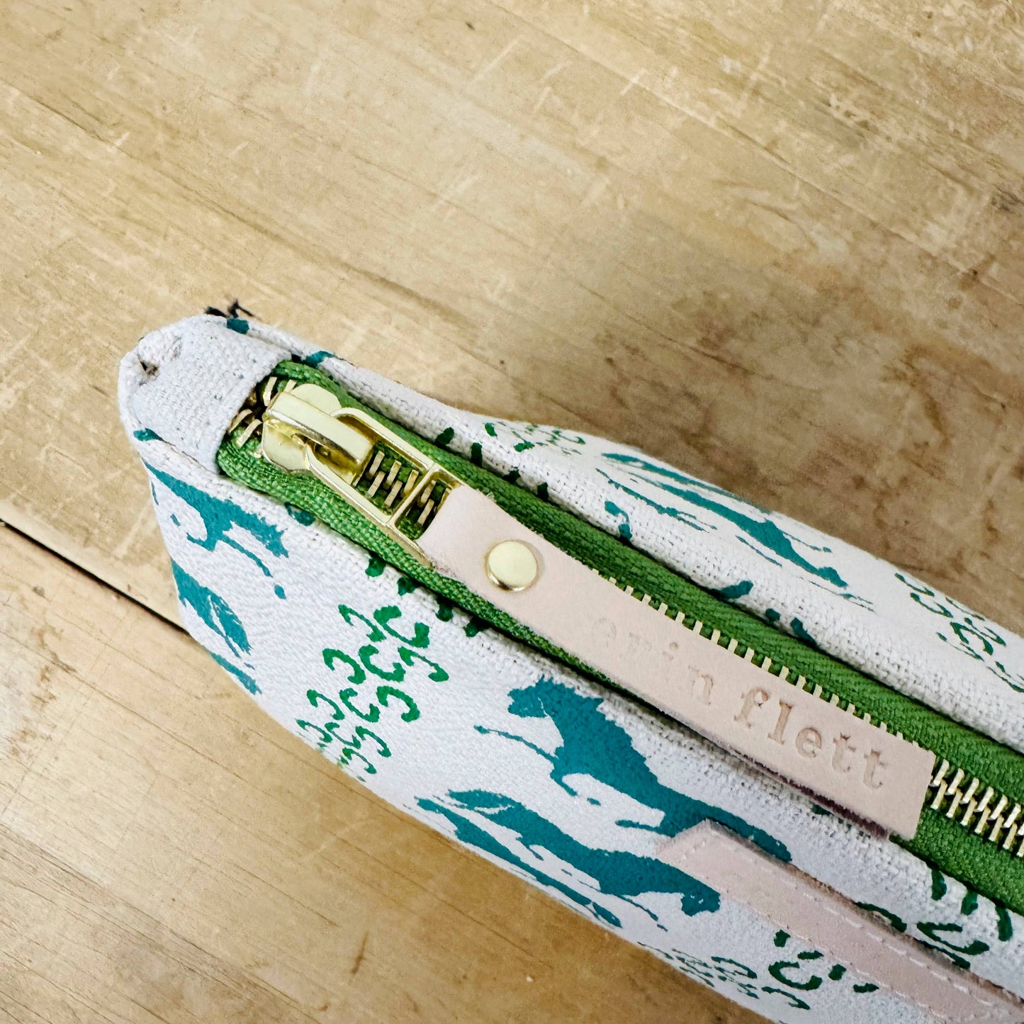 Laura Pouch – Small Trot: Green