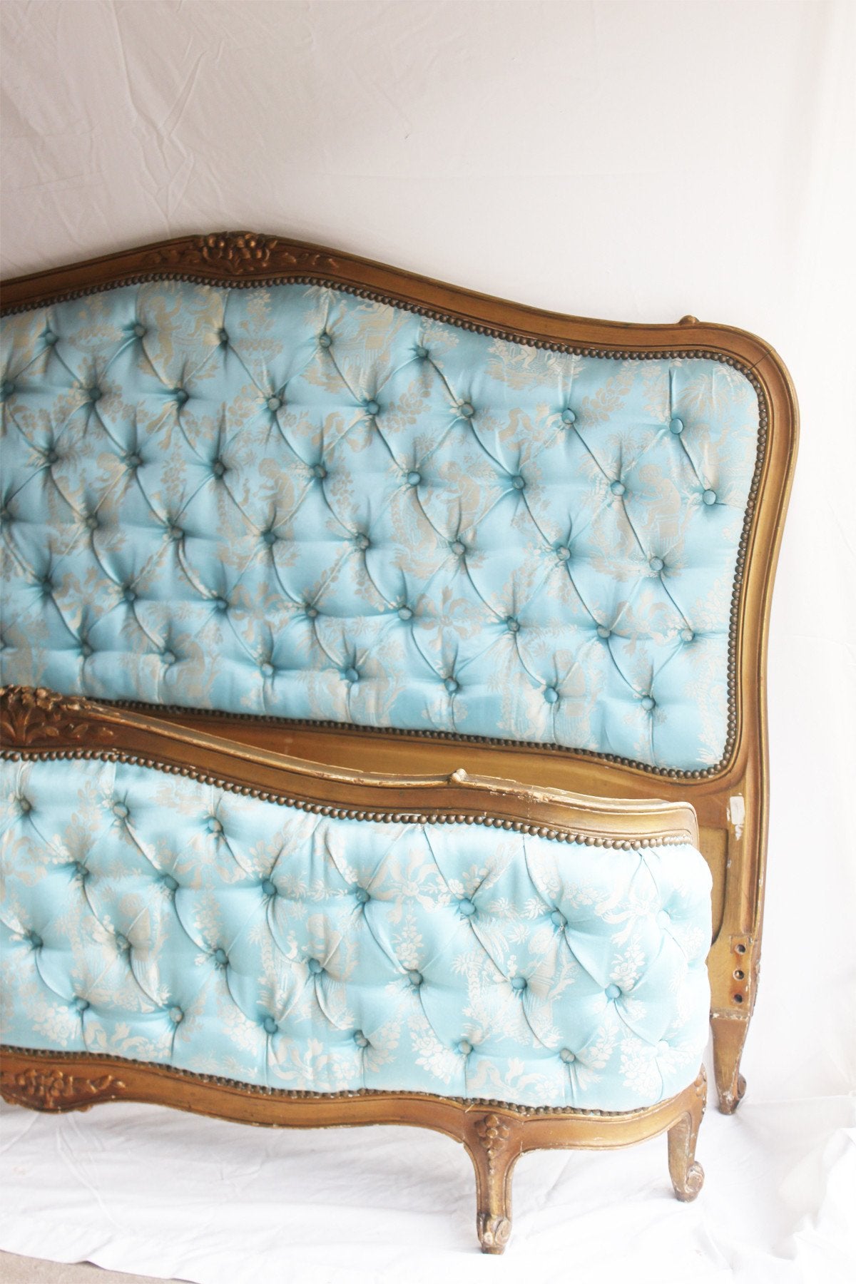 Amelie Tufted Bed