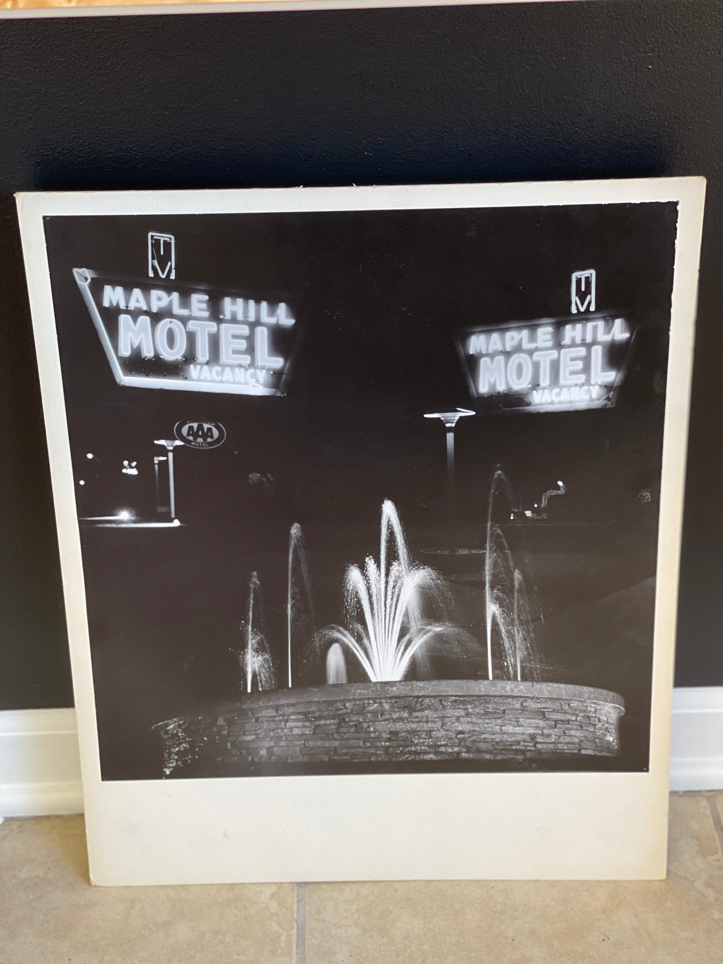 Neon Fountain Photo