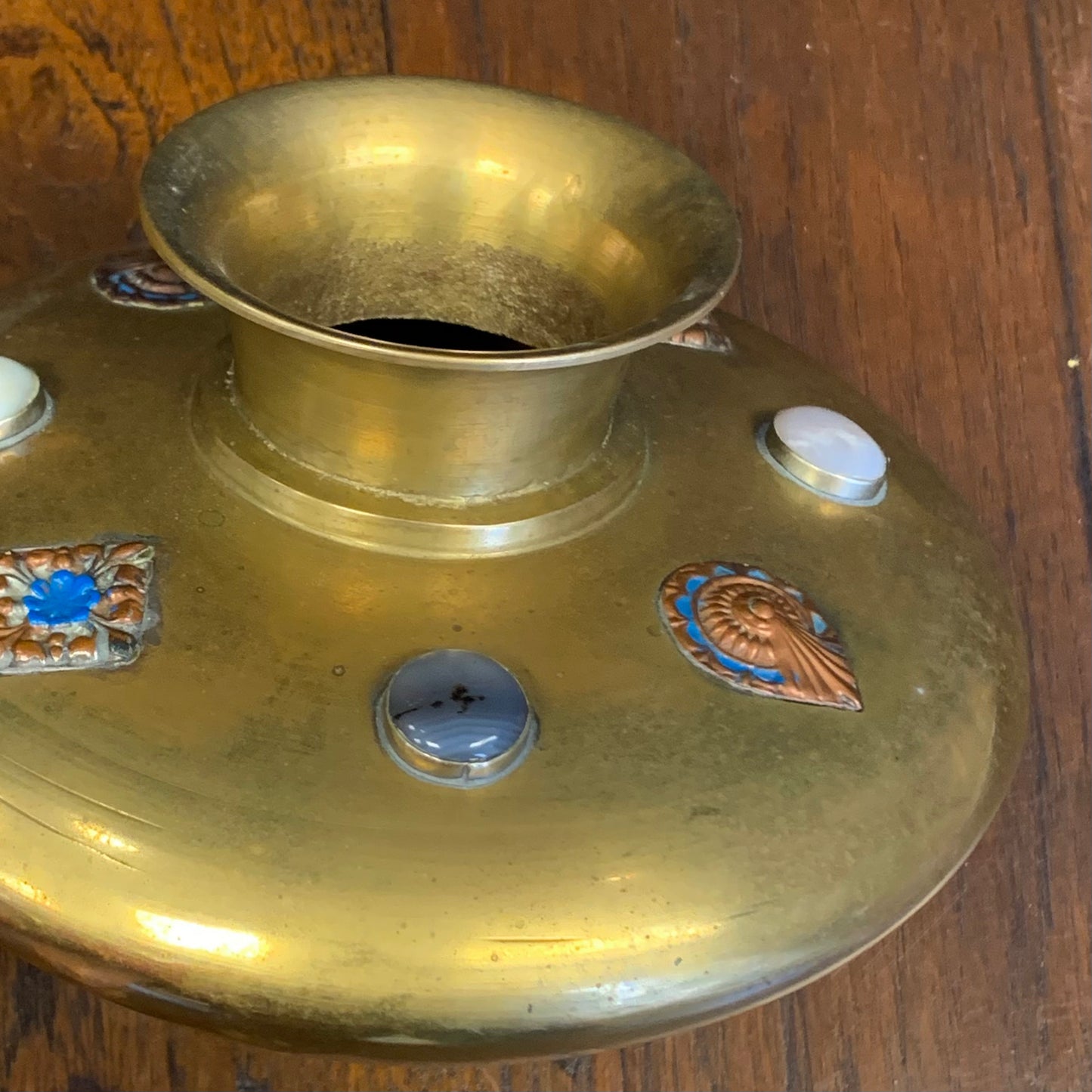 Raj Vase