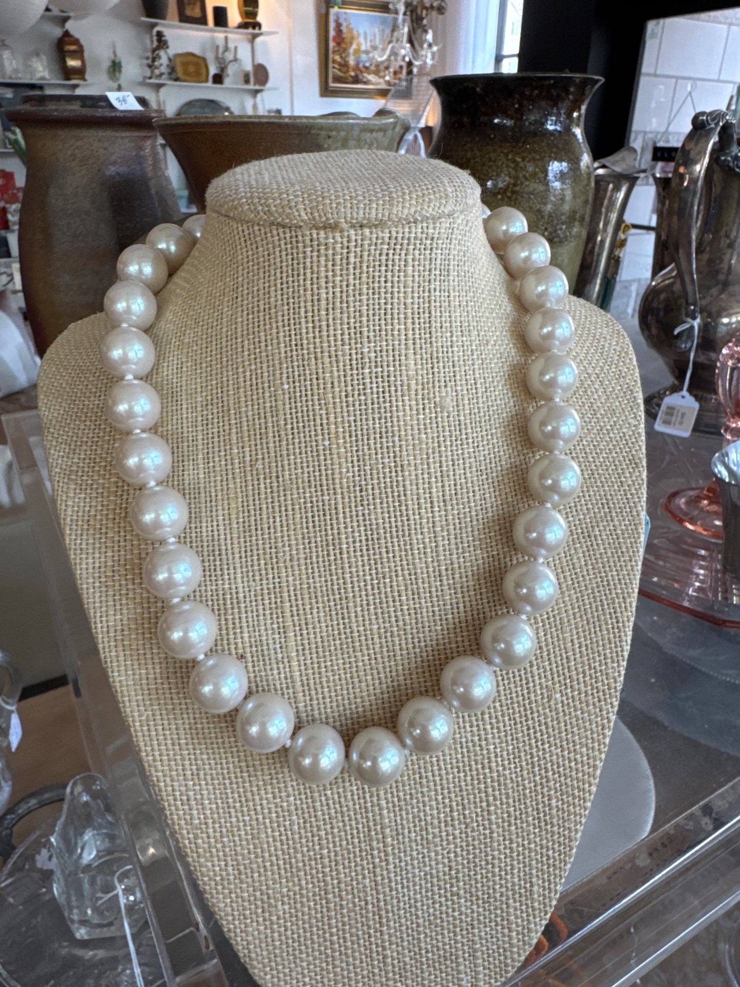 Elaine Vintage Faux Pearl Necklace