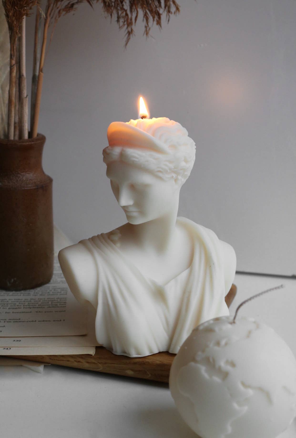 Artemis candle: Natural/white