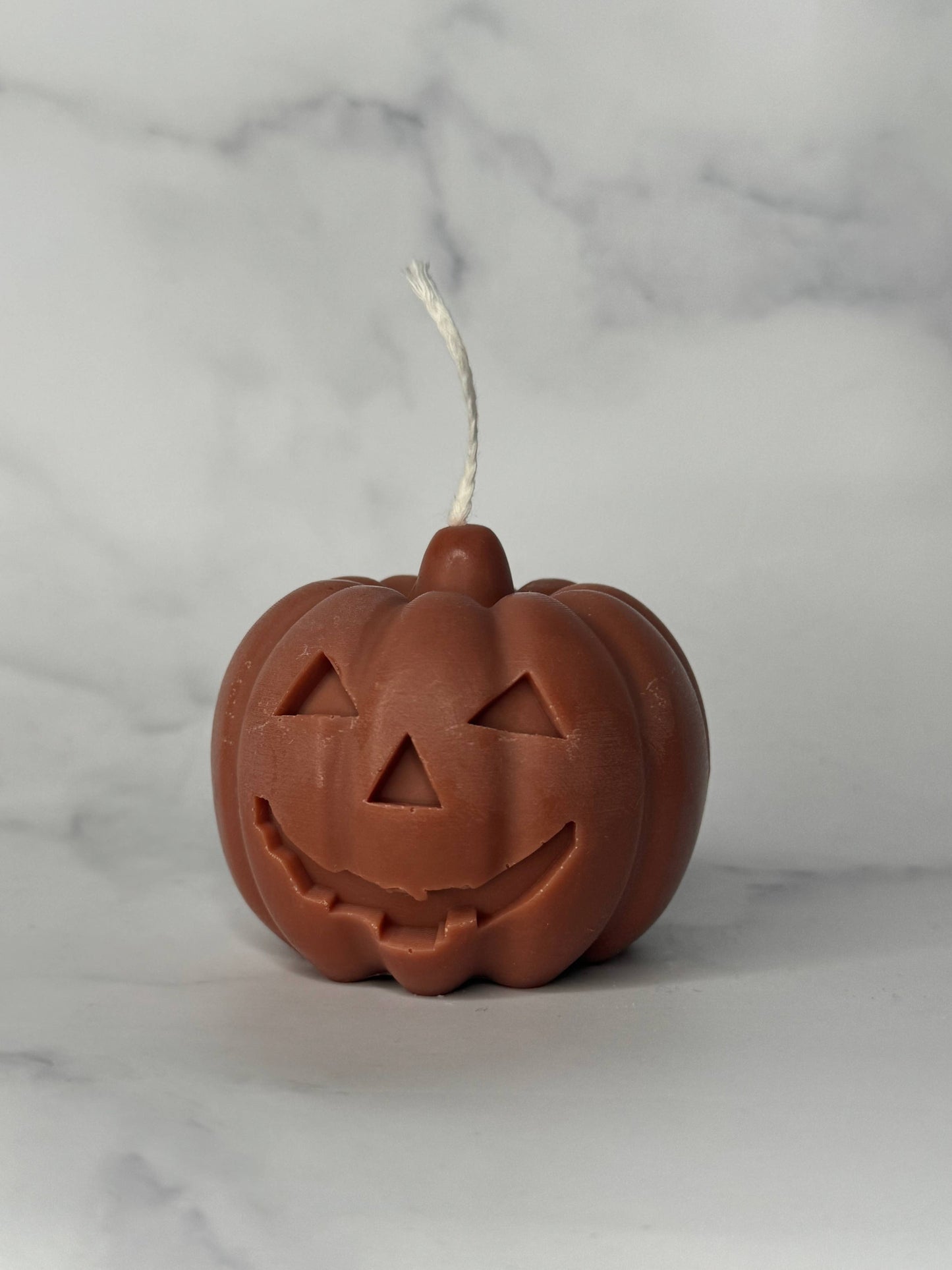 Willow the Jack-o-lantern: Brown / Cinna-Lit Cinnamon + Honey + Clove