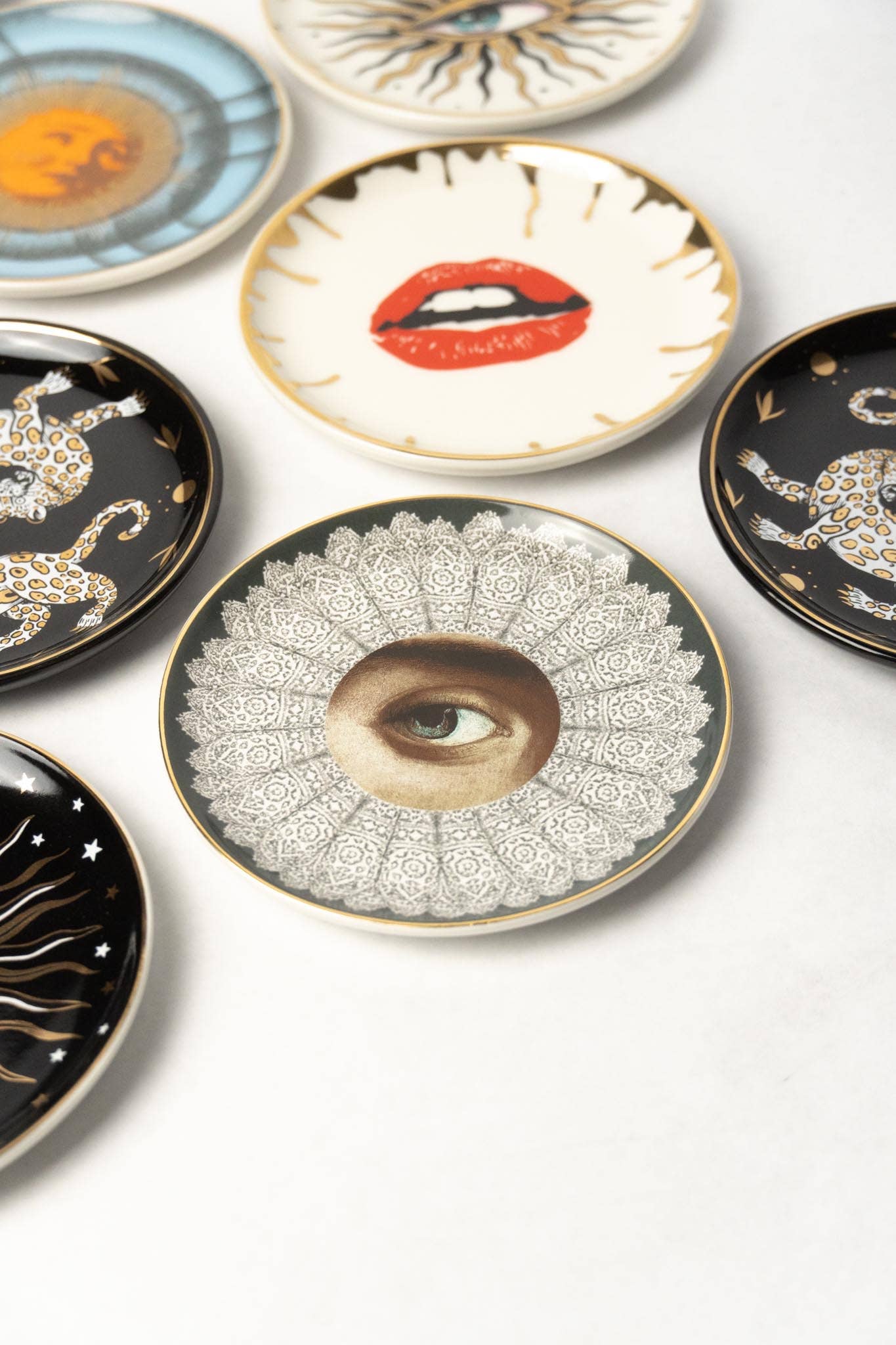 Secret Lover Male Round Ceramic Dish