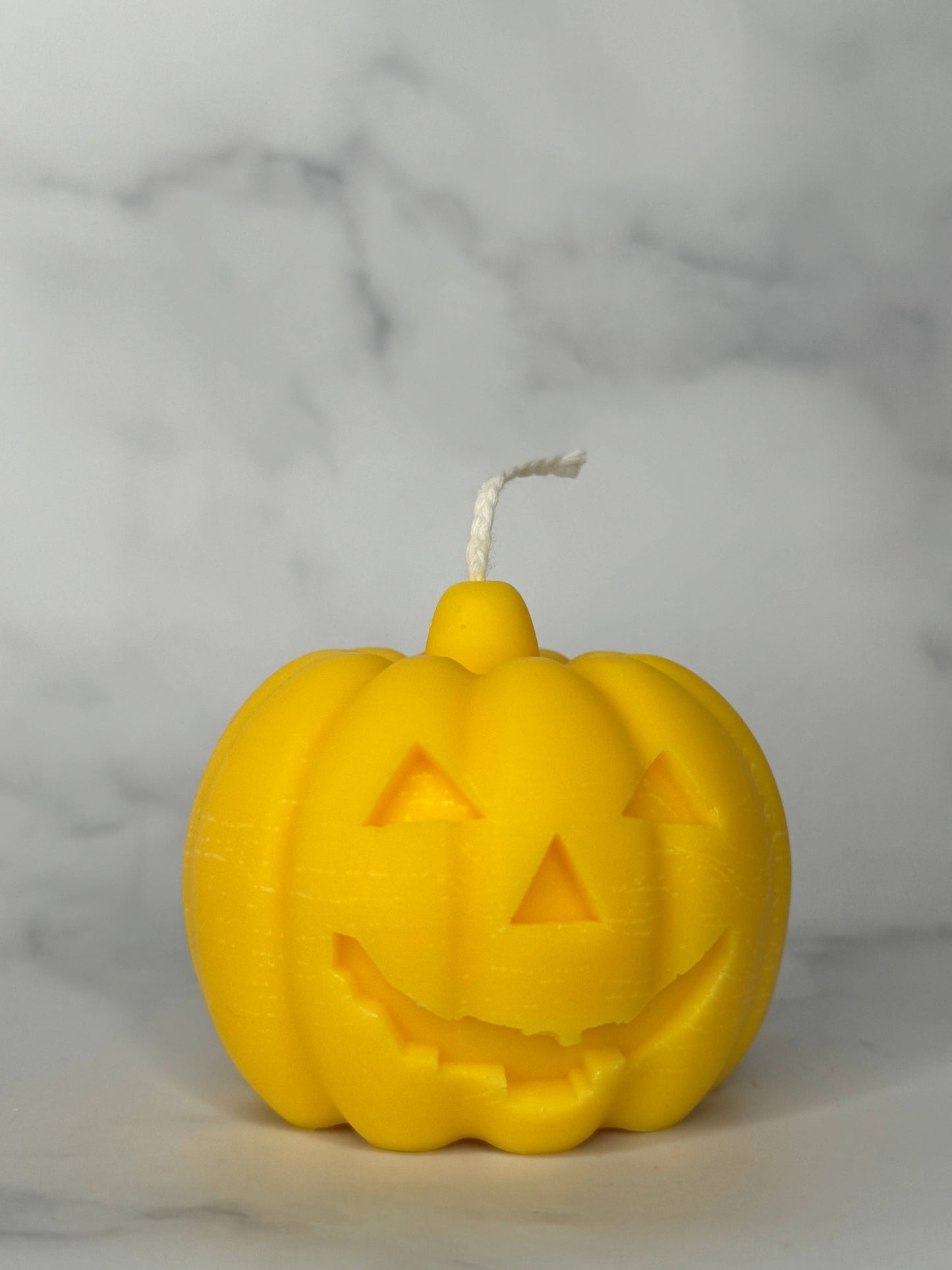 Willow the Jack-o-lantern: Brown / Cinna-Lit Cinnamon + Honey + Clove