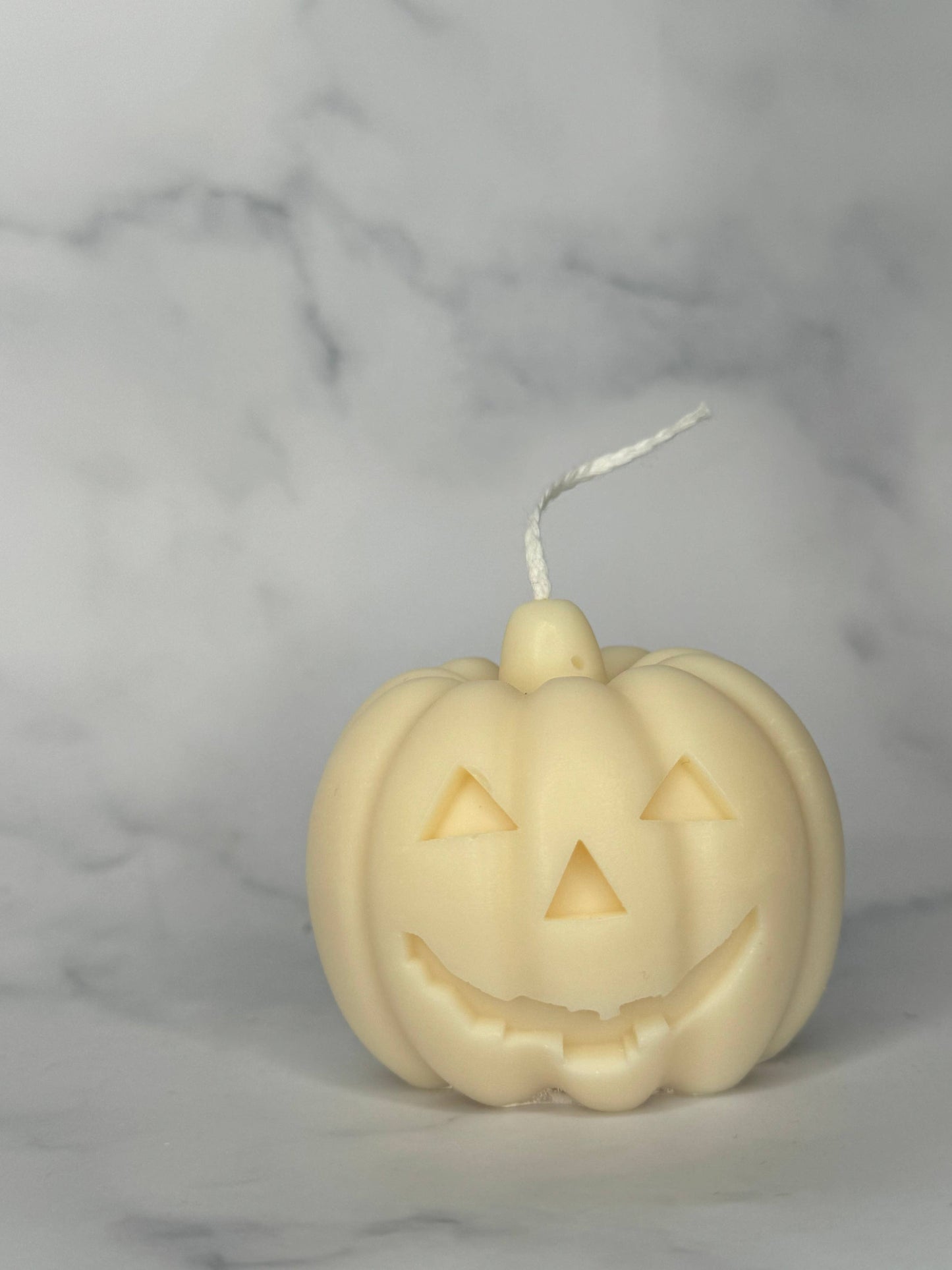 Willow the Jack-o-lantern: Brown / Cinna-Lit Cinnamon + Honey + Clove