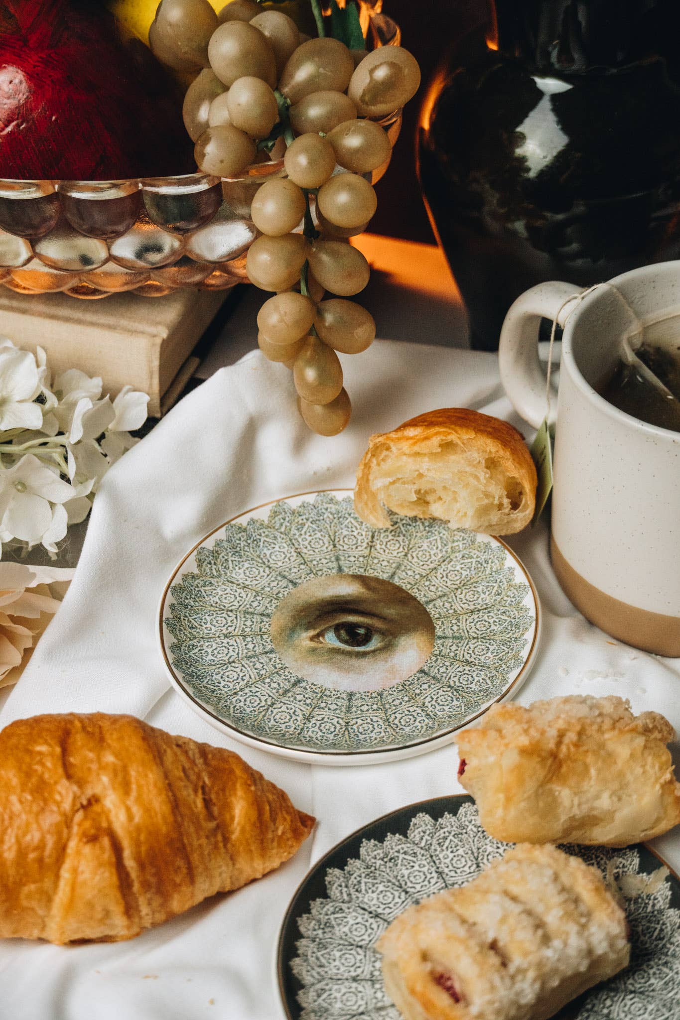 Secret Lover Female Round Ceramic Dish