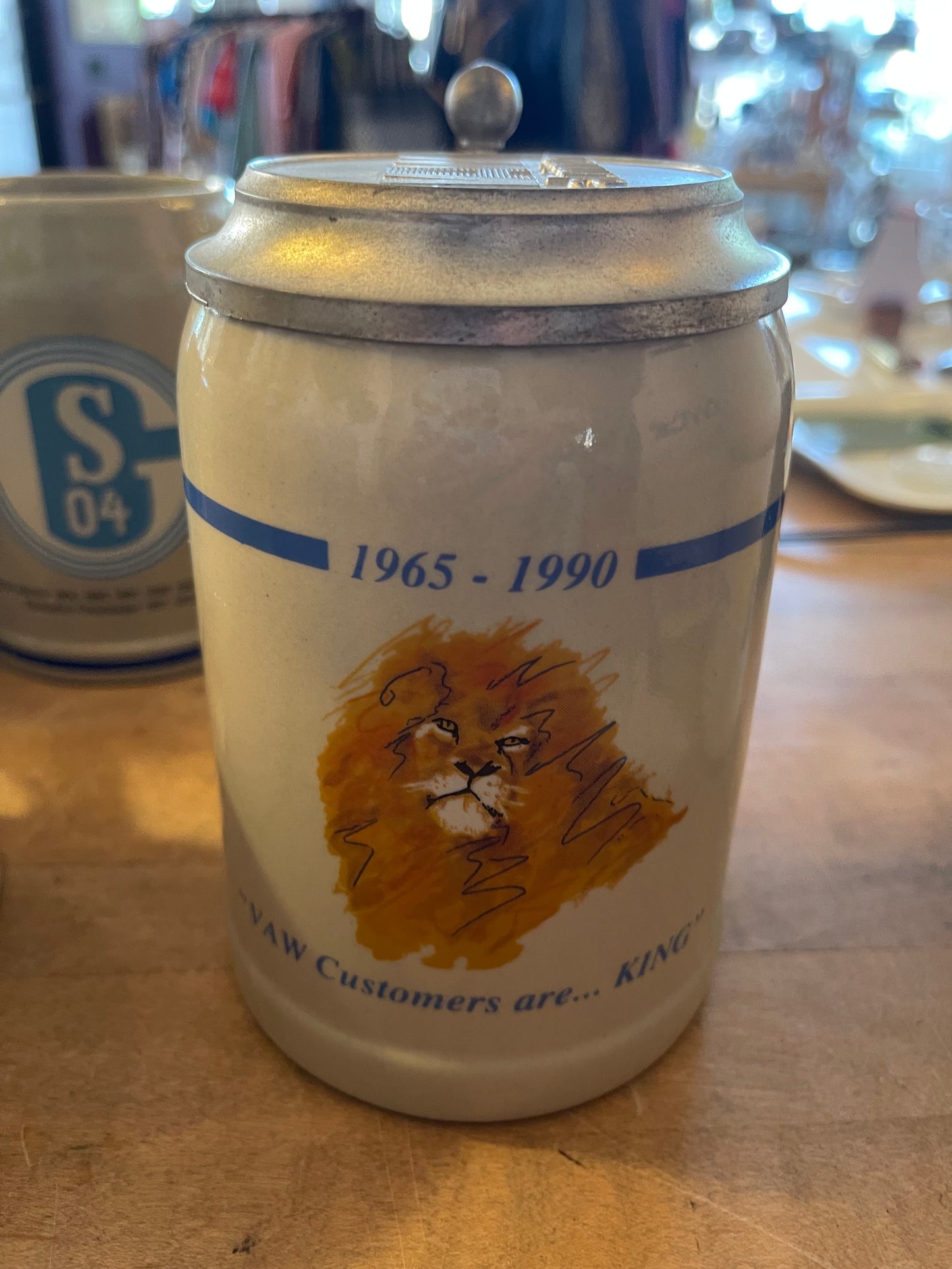 Half Liter Vintage Oktoberfest Mugs
