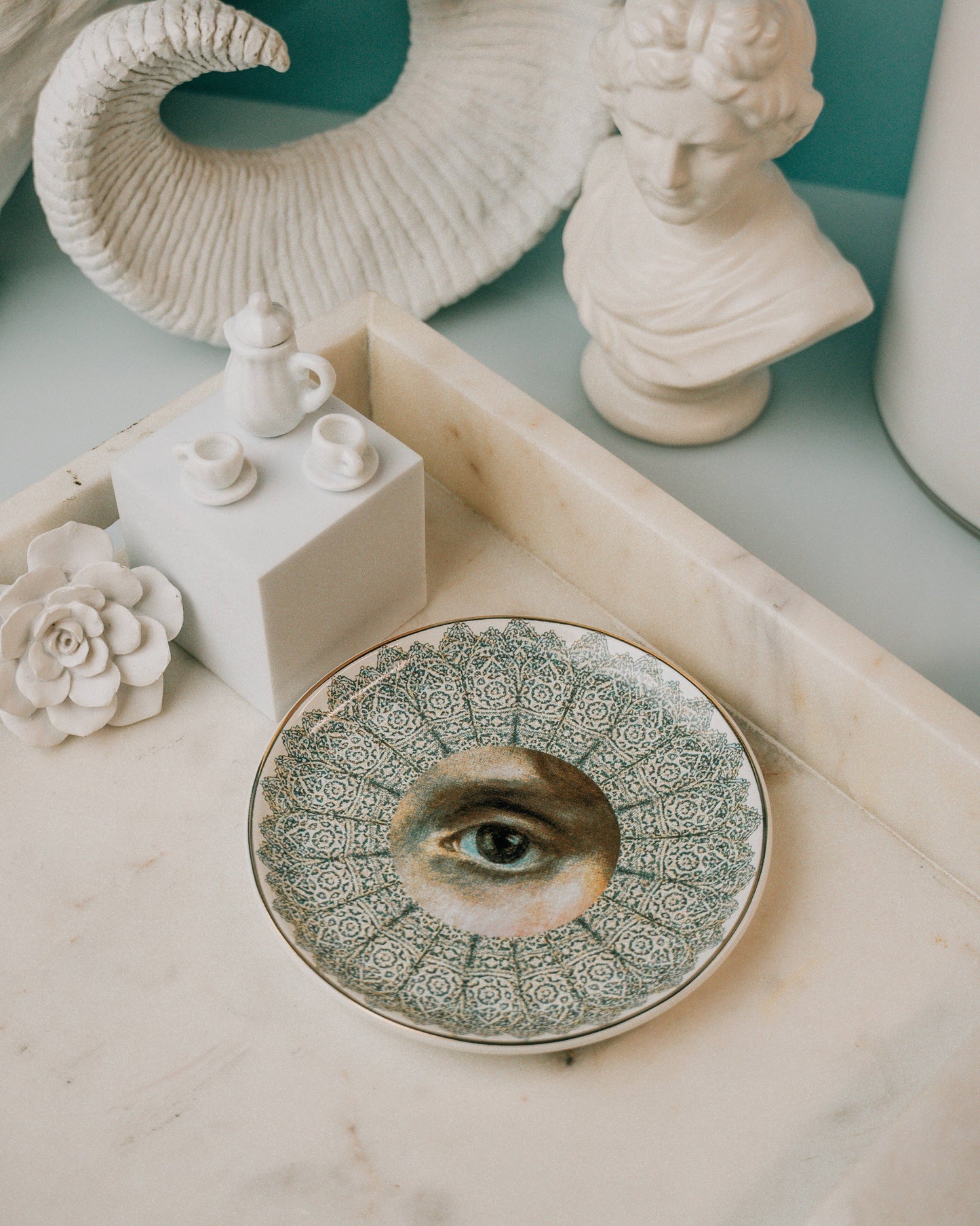 Secret Lover Female Round Ceramic Dish