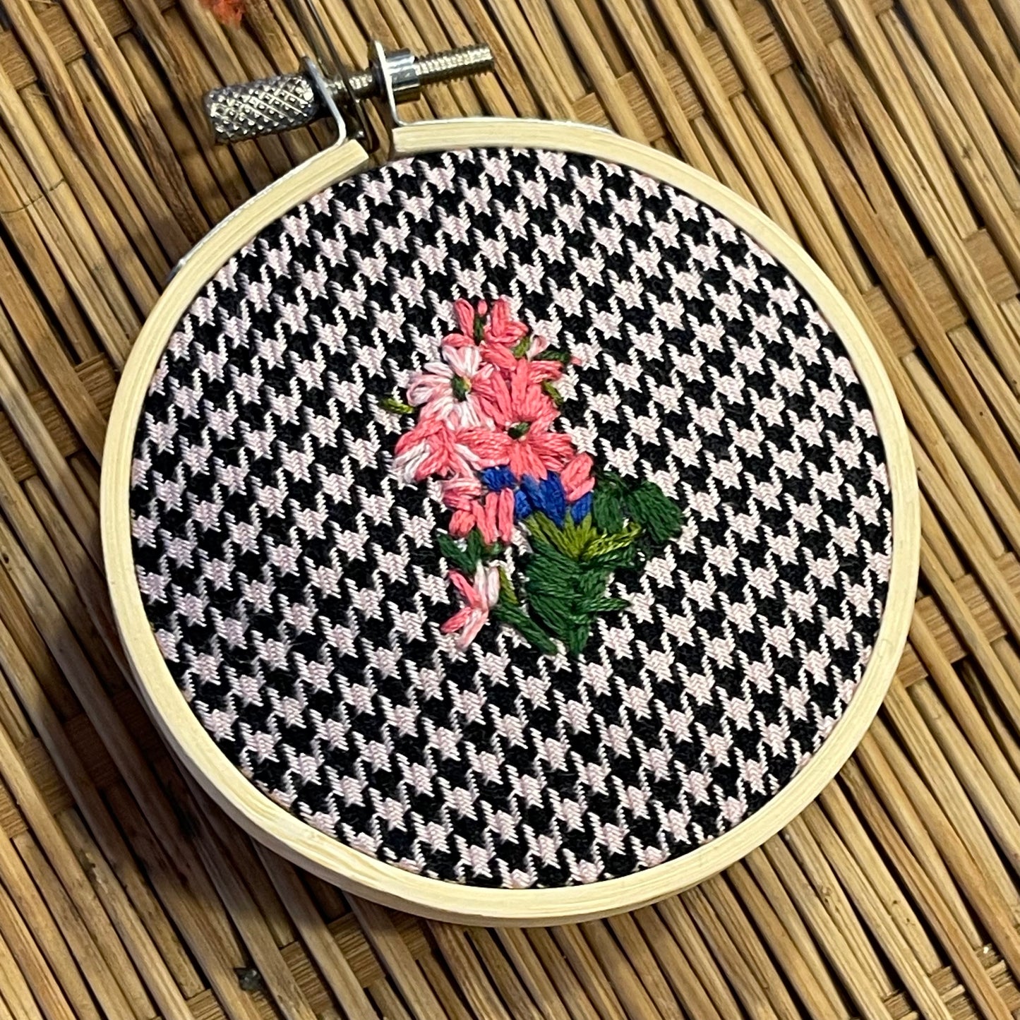 Mini Embroidery Hoops: Nature