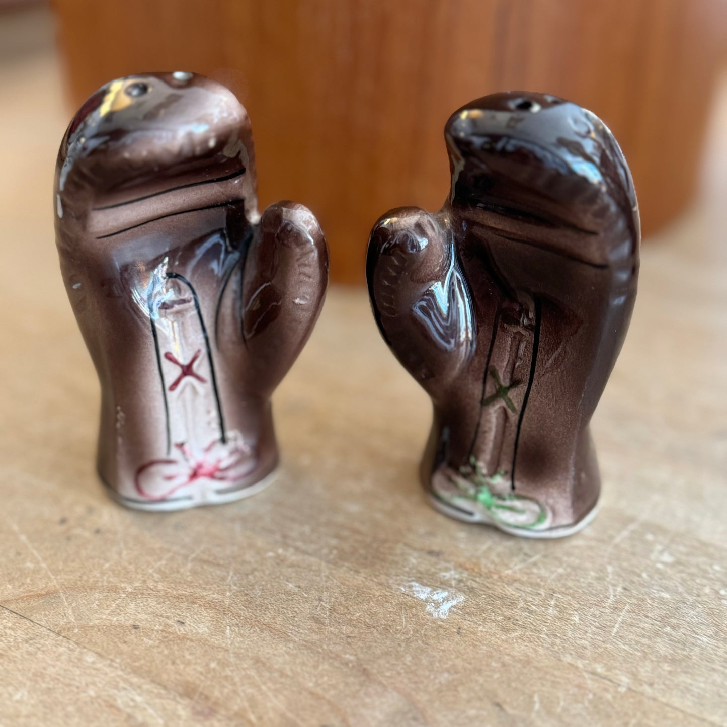 Boxing Gloves S + P Shakers Vintage