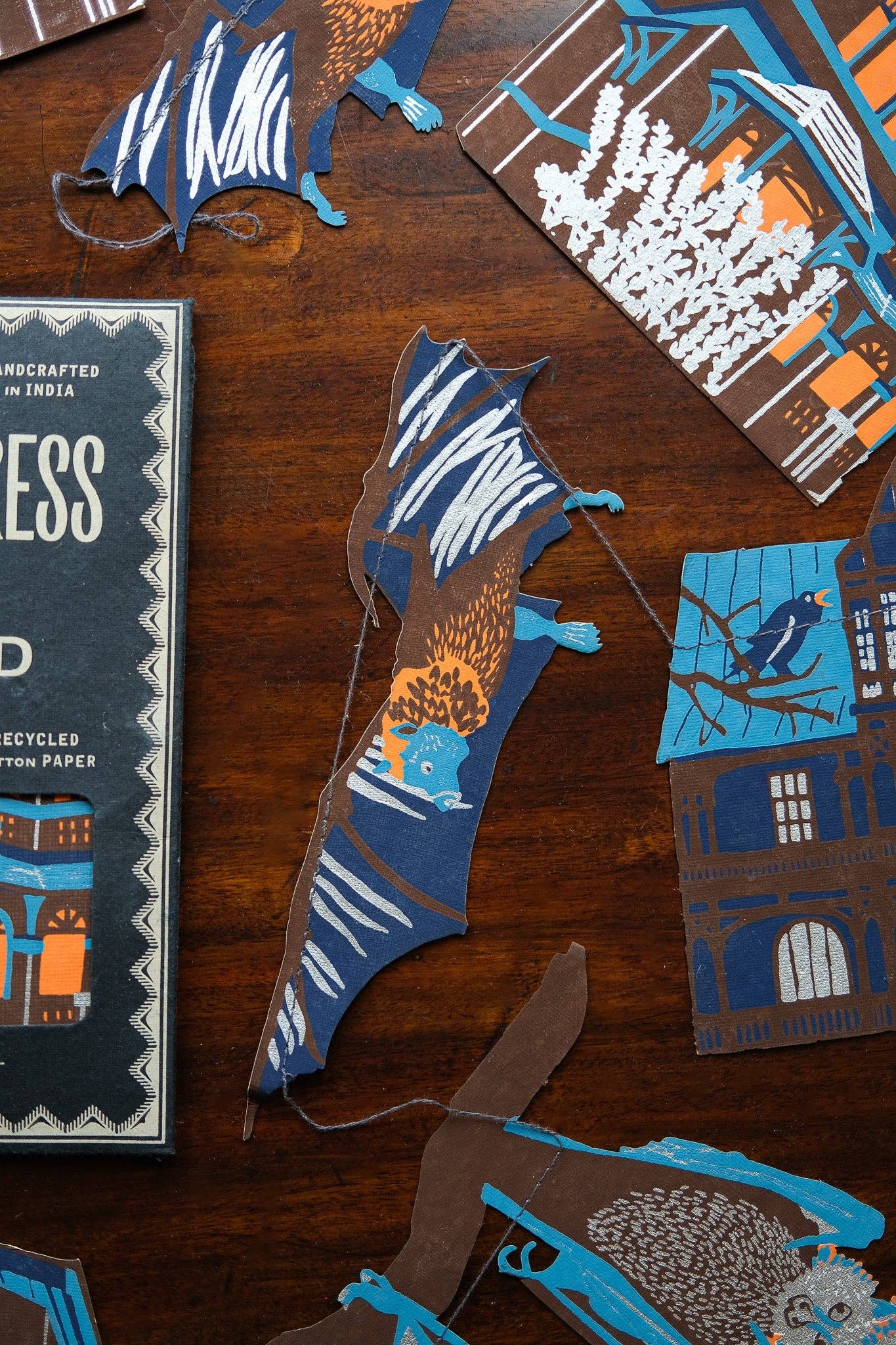 HAUNTED HOUSE SEWN GARLAND