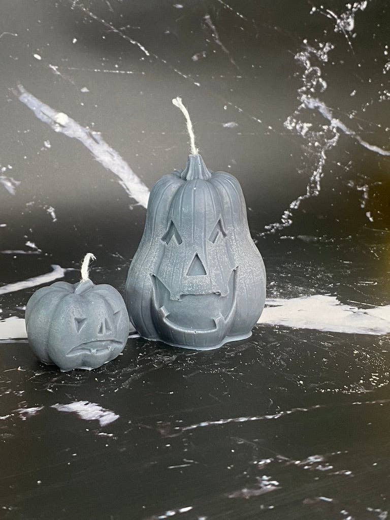 Giggles Jack-O-Lantern candle: Orange / Oh My “GOURD” Pumpkin + Ginger + Cinnamon / Mini