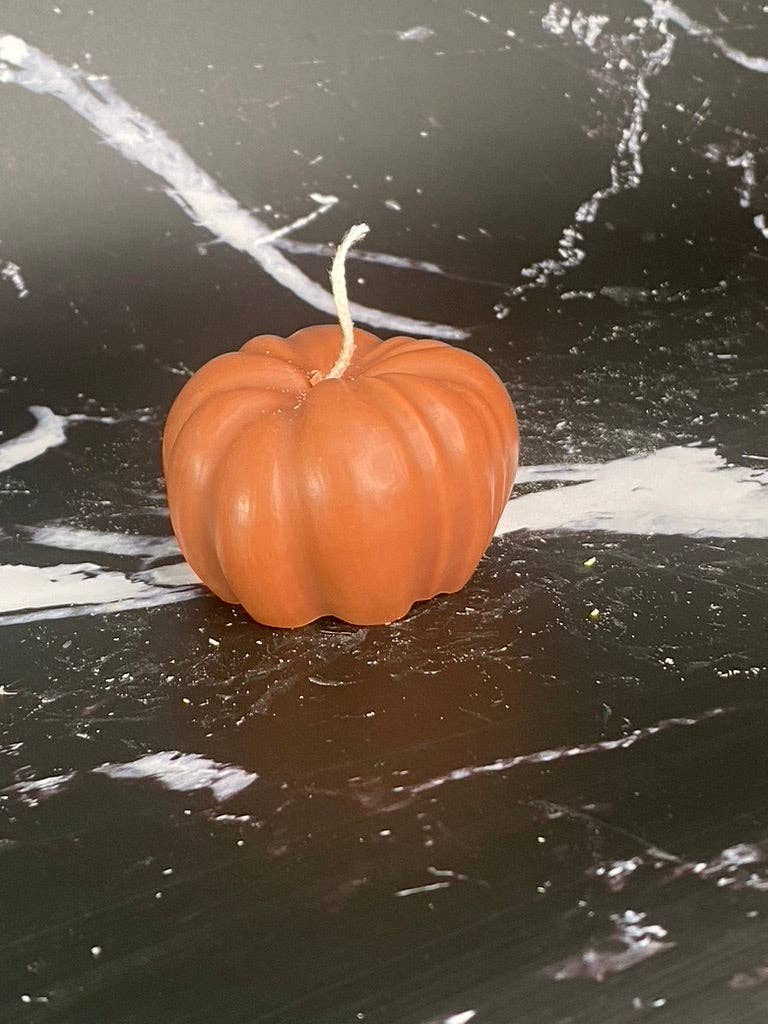 Pumpkin Patch Candle: Orange / Oh My “GOURD” Pumpkin + Ginger + Cinnamon