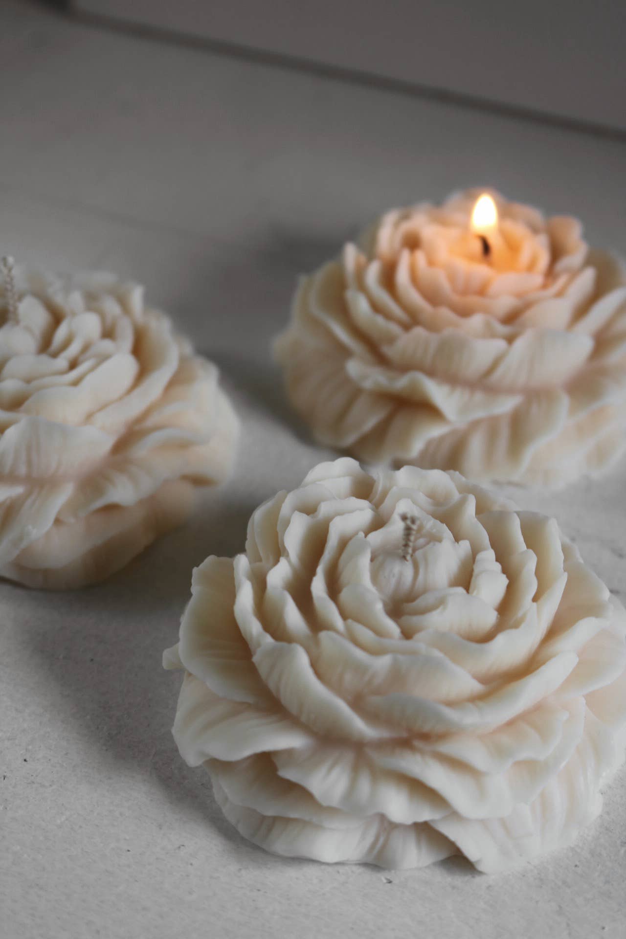 Peony candle: Natural/white