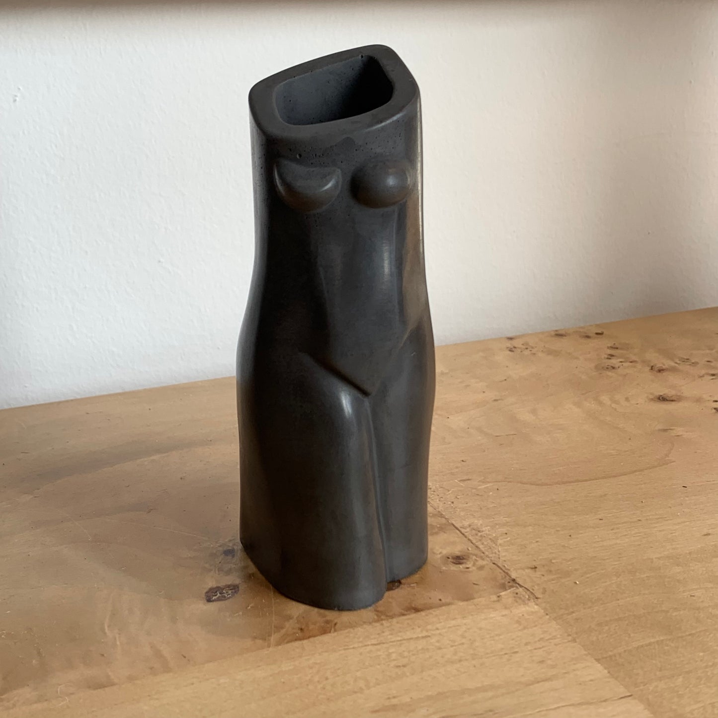 Hirmie HC Body Bud Vase